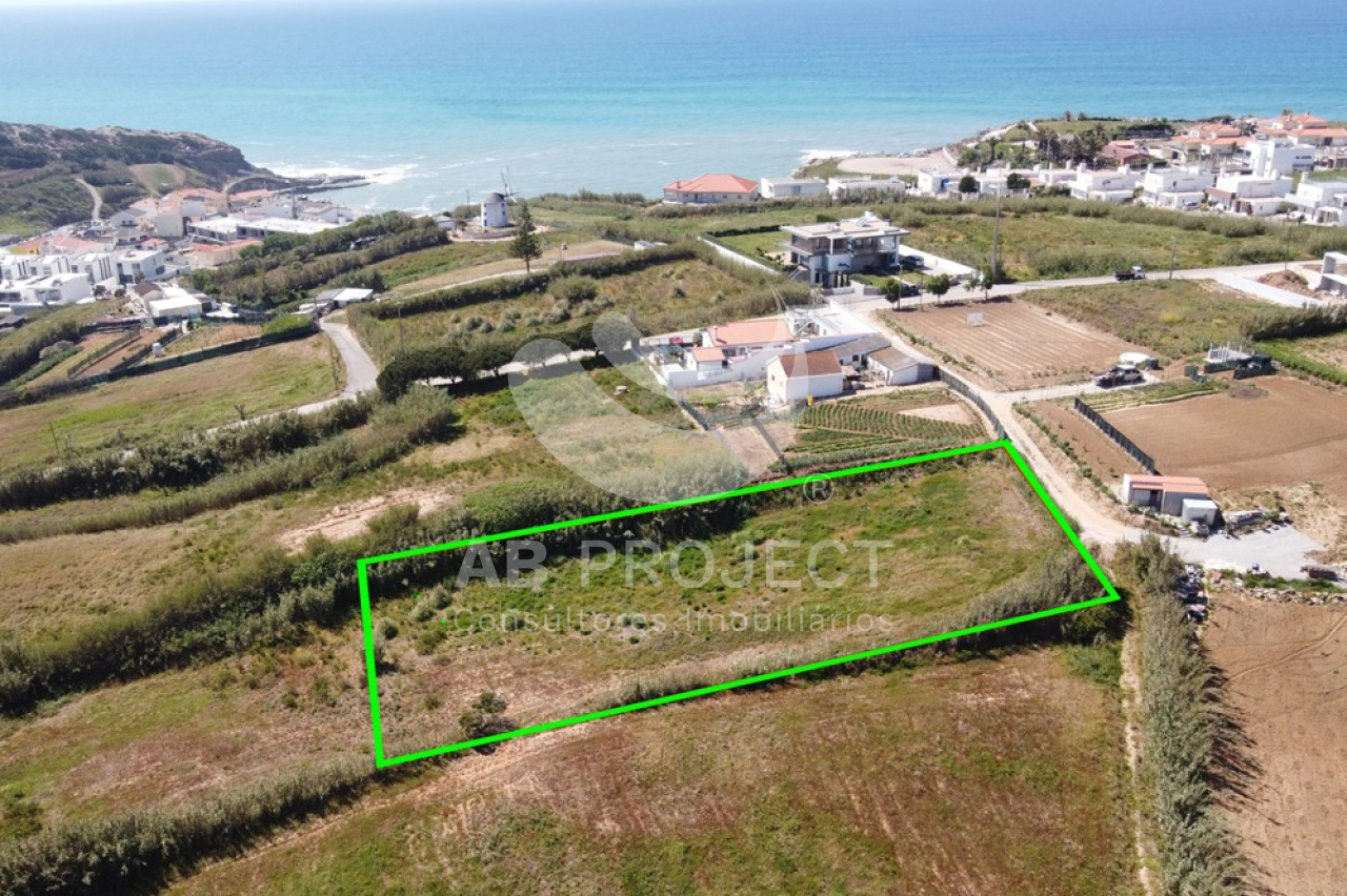 Land for sale in Lourinhã, Portugal — €159,000